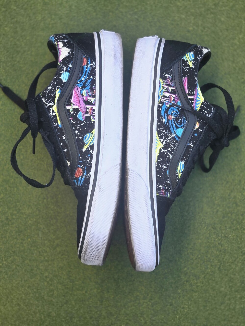 Vans Black Low-Top OLD SKOOL WOMEN'S Sz7 Sneakers HTF Neon Space/Shrooms Graphic - Picture 11 of 14